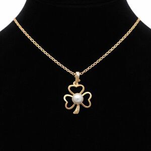 Gold Tone Shamrock Clover Pendant w Pearl Accent – Vintage Charm